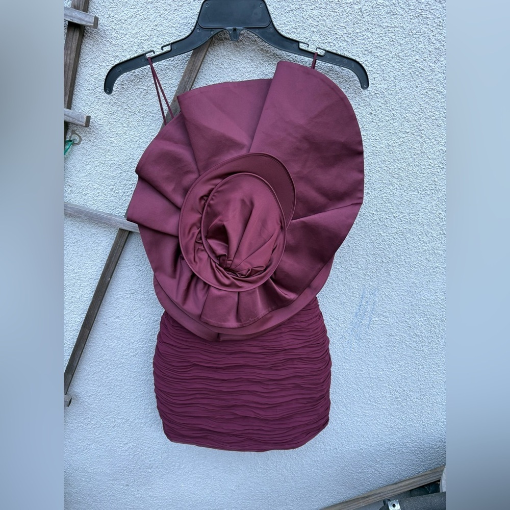 MAGDA BUTRYM X H&M ROSE APPLIQUÉ GATHERED DRESS in Burgundy - Picture 6 of 13